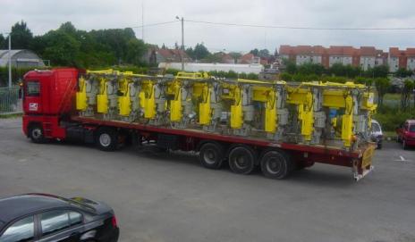 SERREUSE AUTOMATIQUE POUR CADRES ANODIQUES SERREUSE AUTOMATIQUE POUR CADRES ANODIQUES